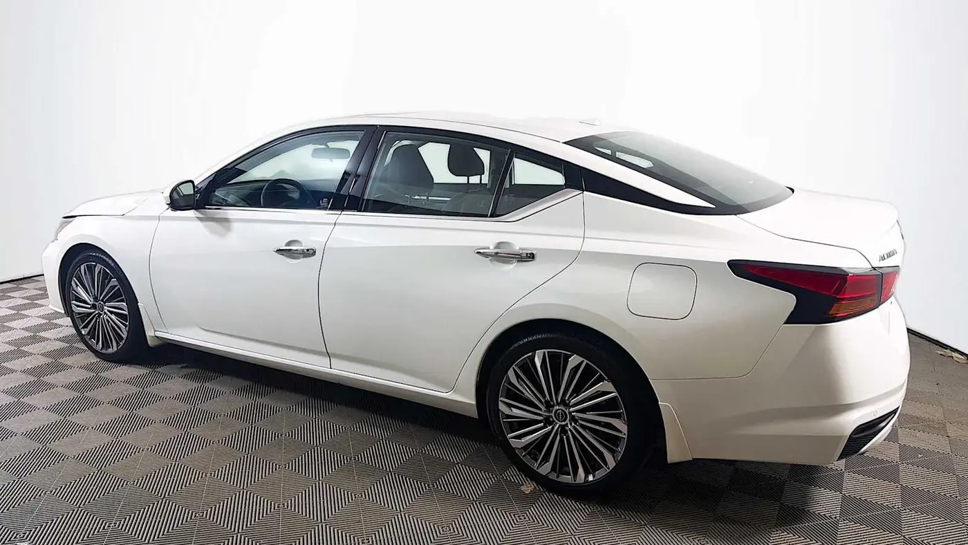 2025 Nissan Altima 2.5 SL