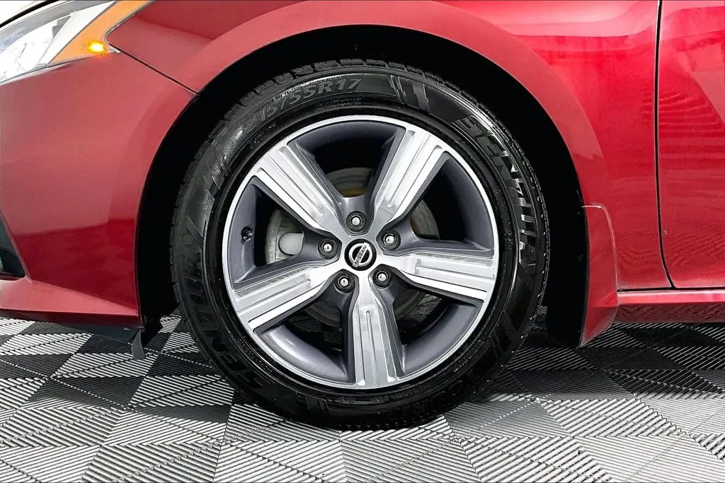 2019 Nissan Altima - $17,541