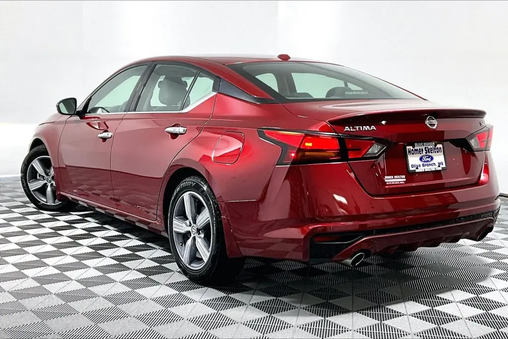 2019 Nissan Altima - $17,541