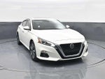 2021 Altima Thumbnail 1