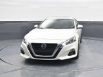 2021 Altima Thumbnail 3