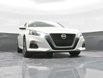 2021 Altima Thumbnail 36