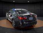 2022 Altima Thumbnail 4
