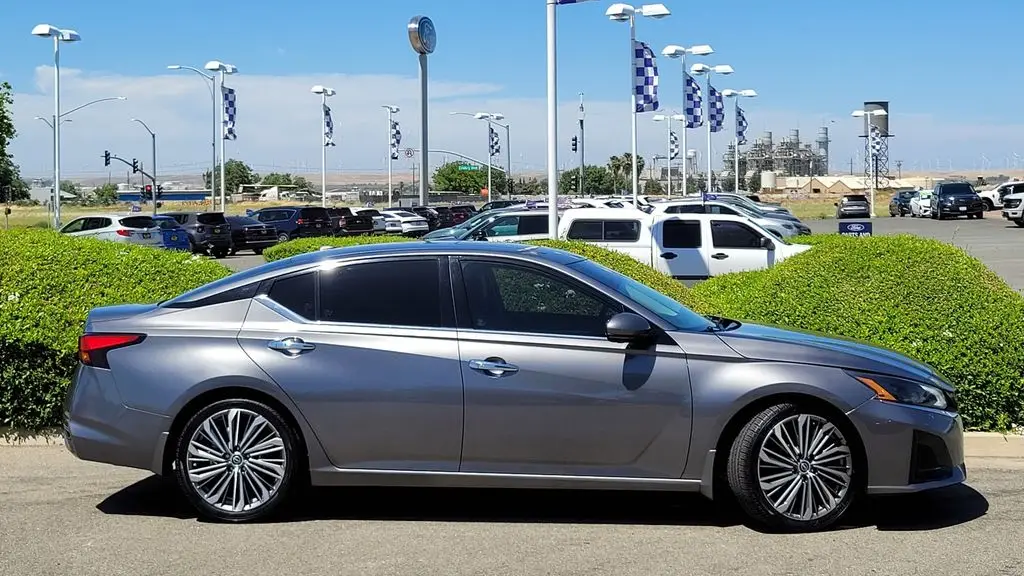 2023 Nissan Altima 2.5 SL