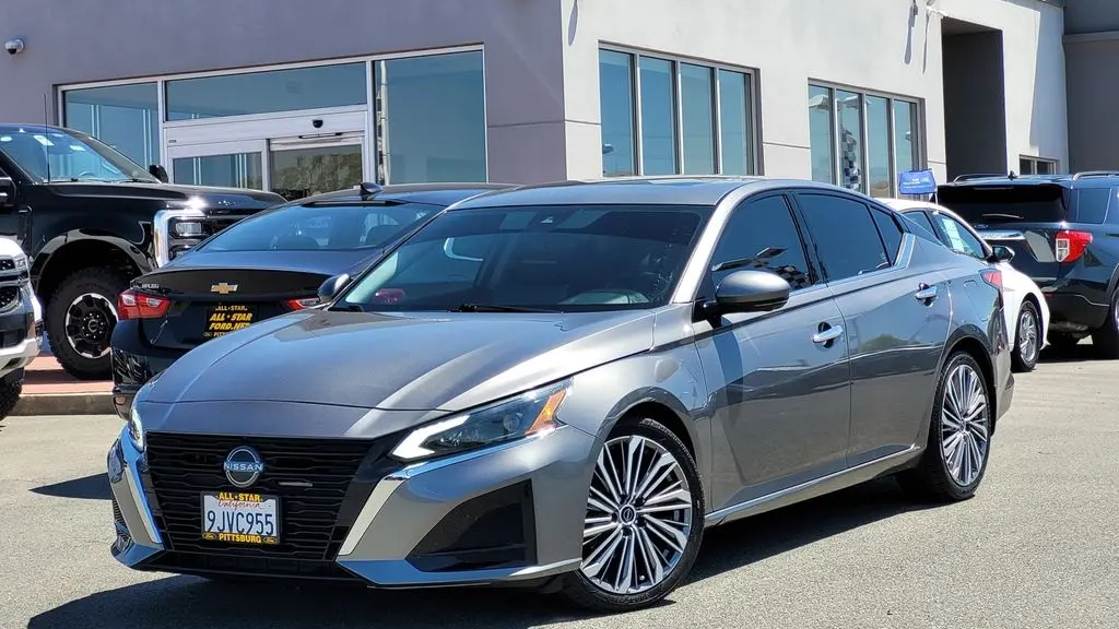 2023 Nissan Altima 2.5 SL