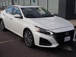 2025 Altima Thumbnail 3