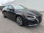 2023 Altima Thumbnail 8