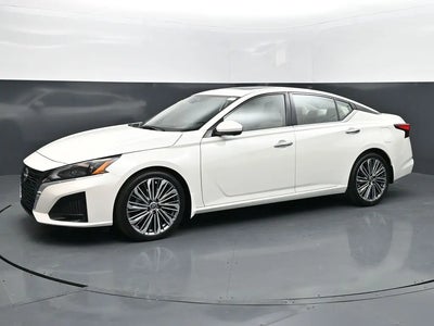 Photo of a 2023 Nissan Altima 2.5 SL 4DR Sedan for sale