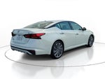 2023 Altima Thumbnail 3