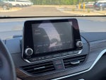 2021 Altima Thumbnail 24