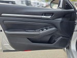 2019 Altima Thumbnail 19