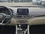 2022 Altima Thumbnail 16