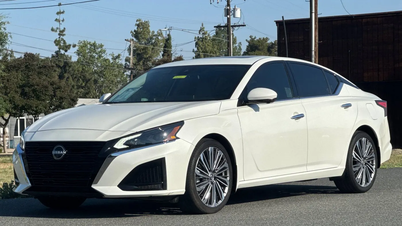 2023 Nissan Altima 2.5 SL