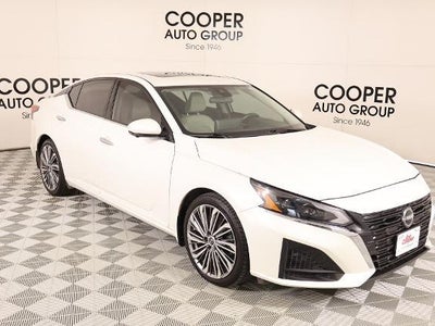 Photo of a 2023 Nissan Altima 2.5 SL 4DR Sedan for sale