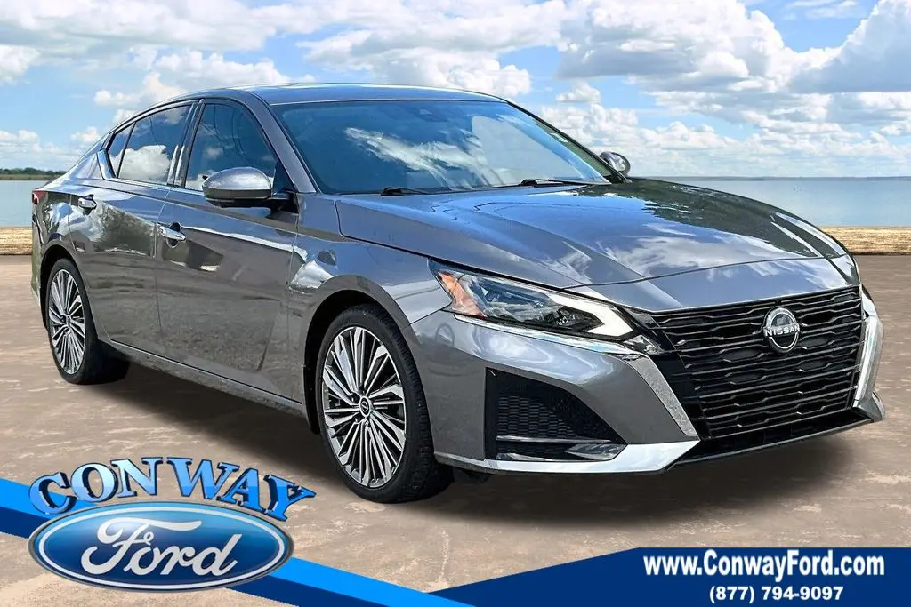 2023 Nissan Altima - $25,900