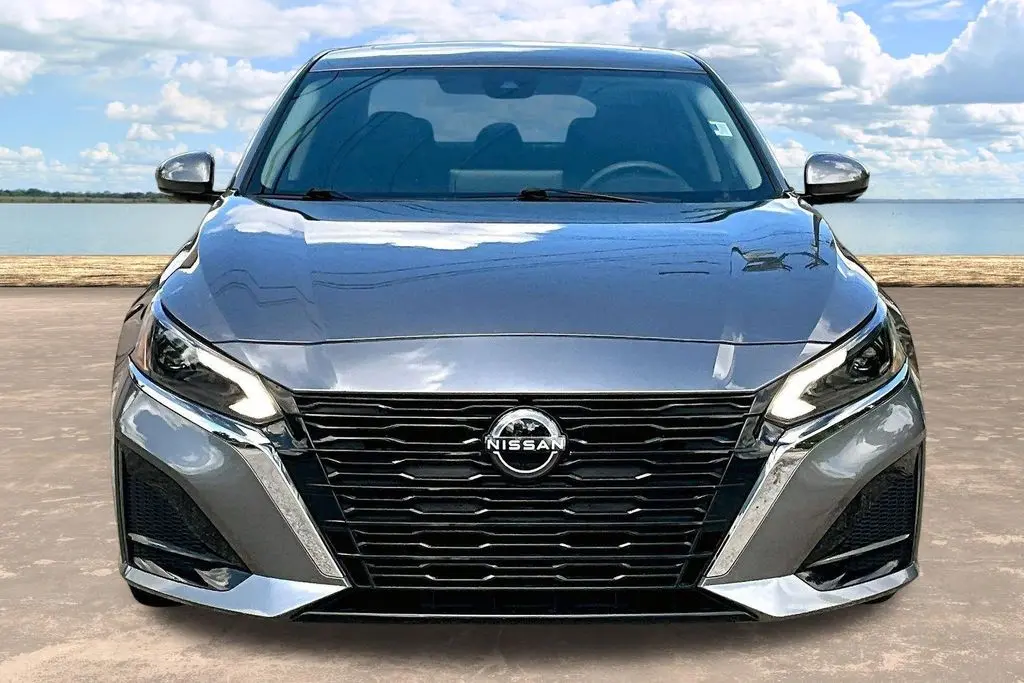 2023 Nissan Altima - $25,900