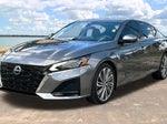 2023 Altima Thumbnail 4