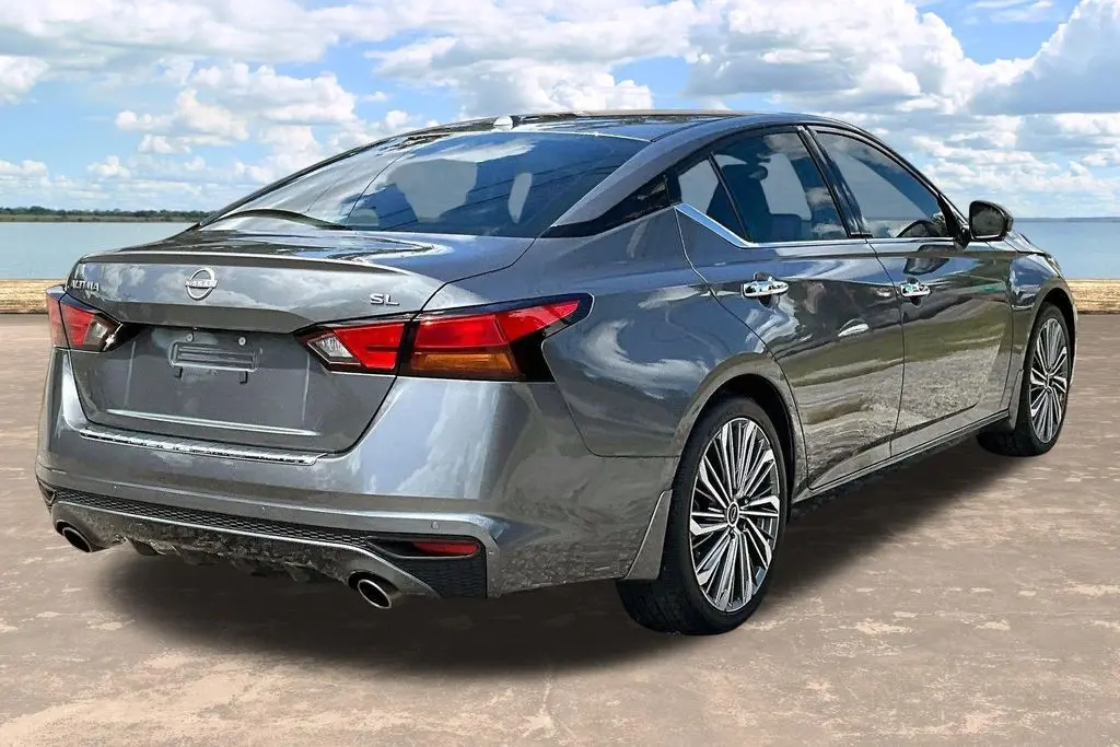 2023 Nissan Altima - $25,900