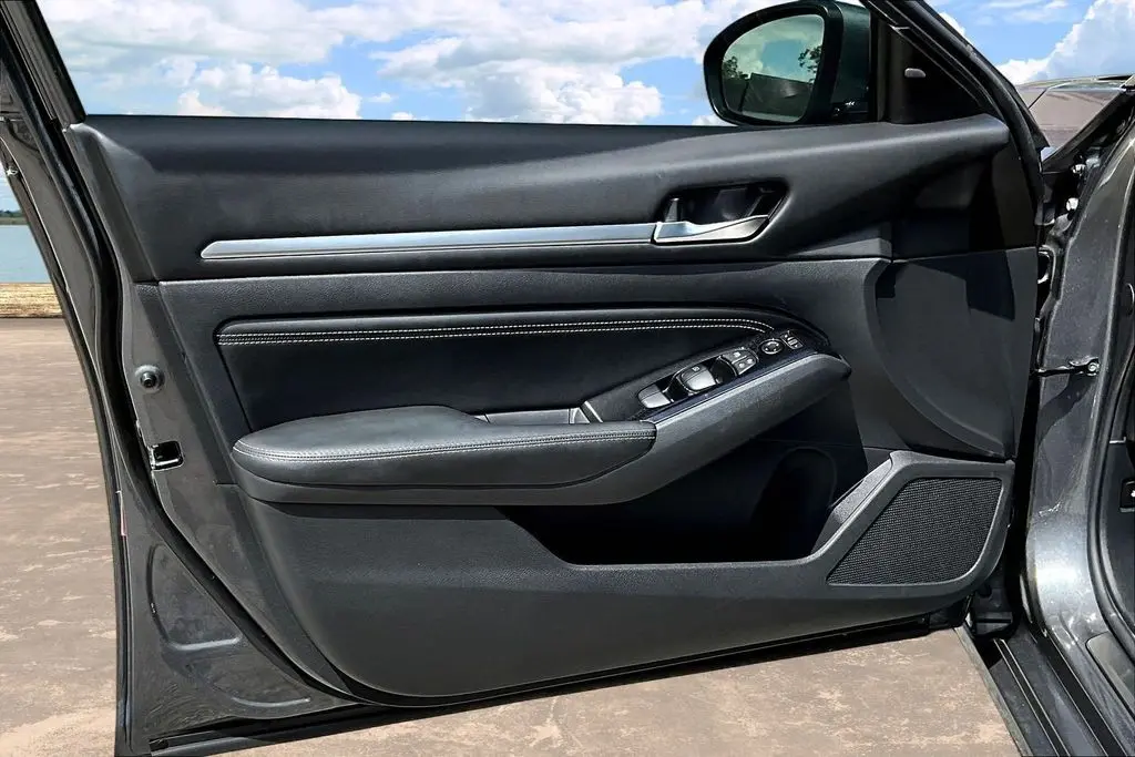 2023 Nissan Altima - $25,900