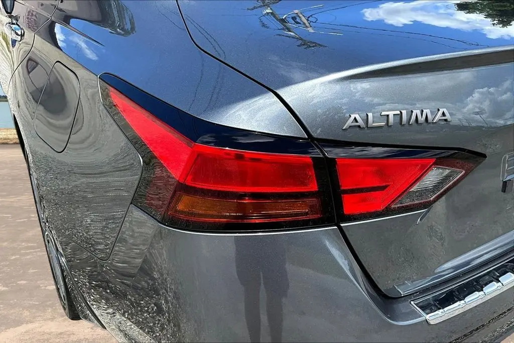 2023 Nissan Altima - $25,900
