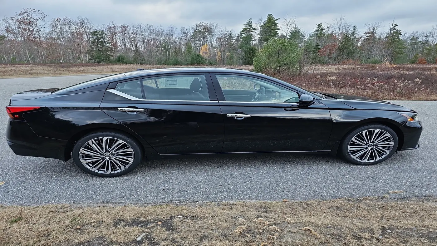 2025 Nissan Altima 2.5 SL