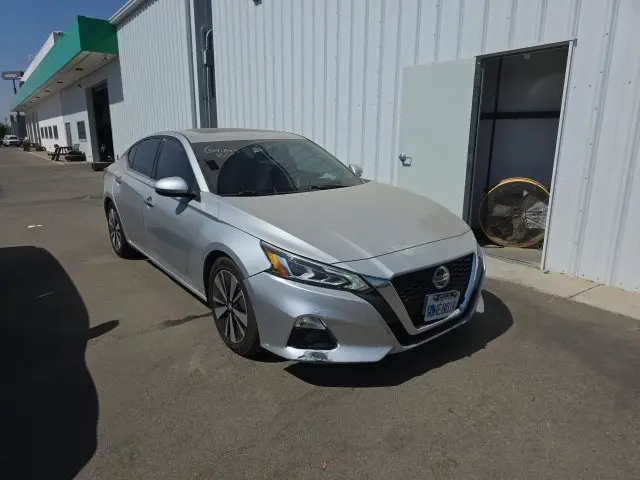 2019 Nissan Altima - $13,900