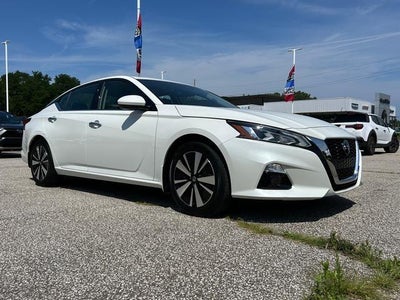 Photo of a 2022 Nissan Altima 2.5 SL 4DR Sedan for sale