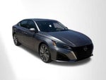 2023 Altima Thumbnail 1