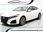 2023 Altima Thumbnail 3