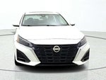 2023 Altima Thumbnail 4