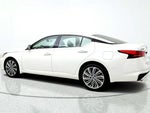 2023 Altima Thumbnail 9