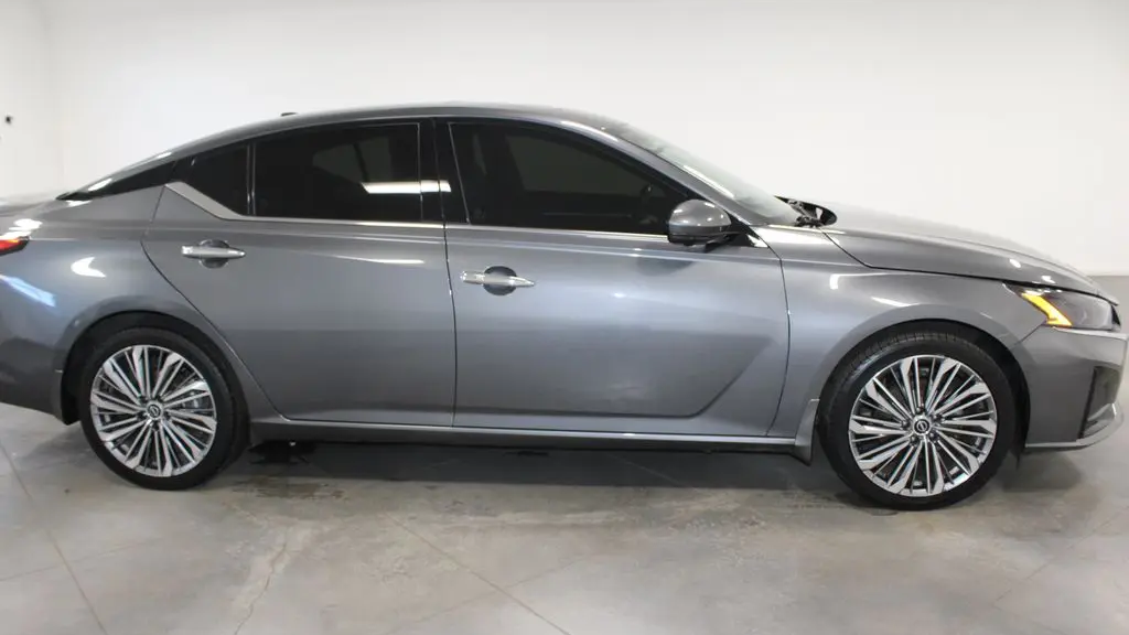 2024 Nissan Altima 2.5 SL