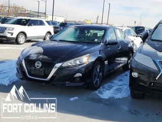 2019 Nissan Altima with Storm Blue Metallic Exterior