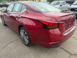 2023 Altima Thumbnail 3