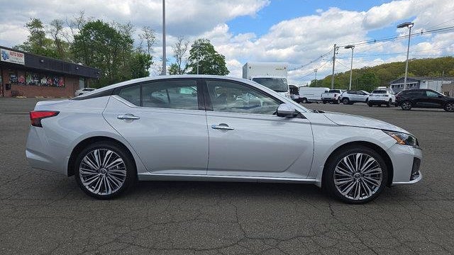 2025 Nissan Altima 2.5 SL