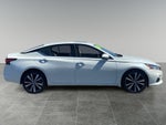 2022 Altima Thumbnail 6