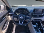 2022 Altima Thumbnail 12