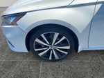 2022 Altima Thumbnail 14