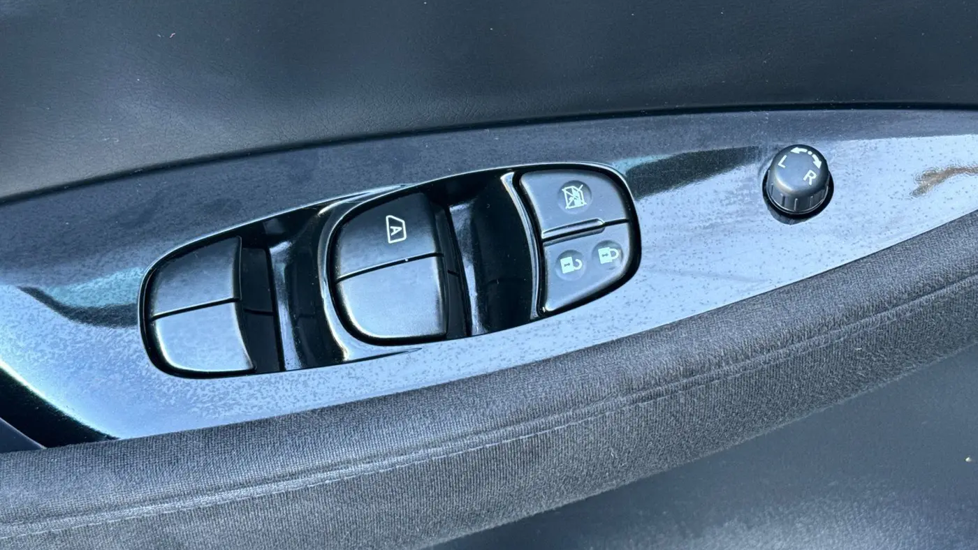 2016 Nissan LEAF S-30
