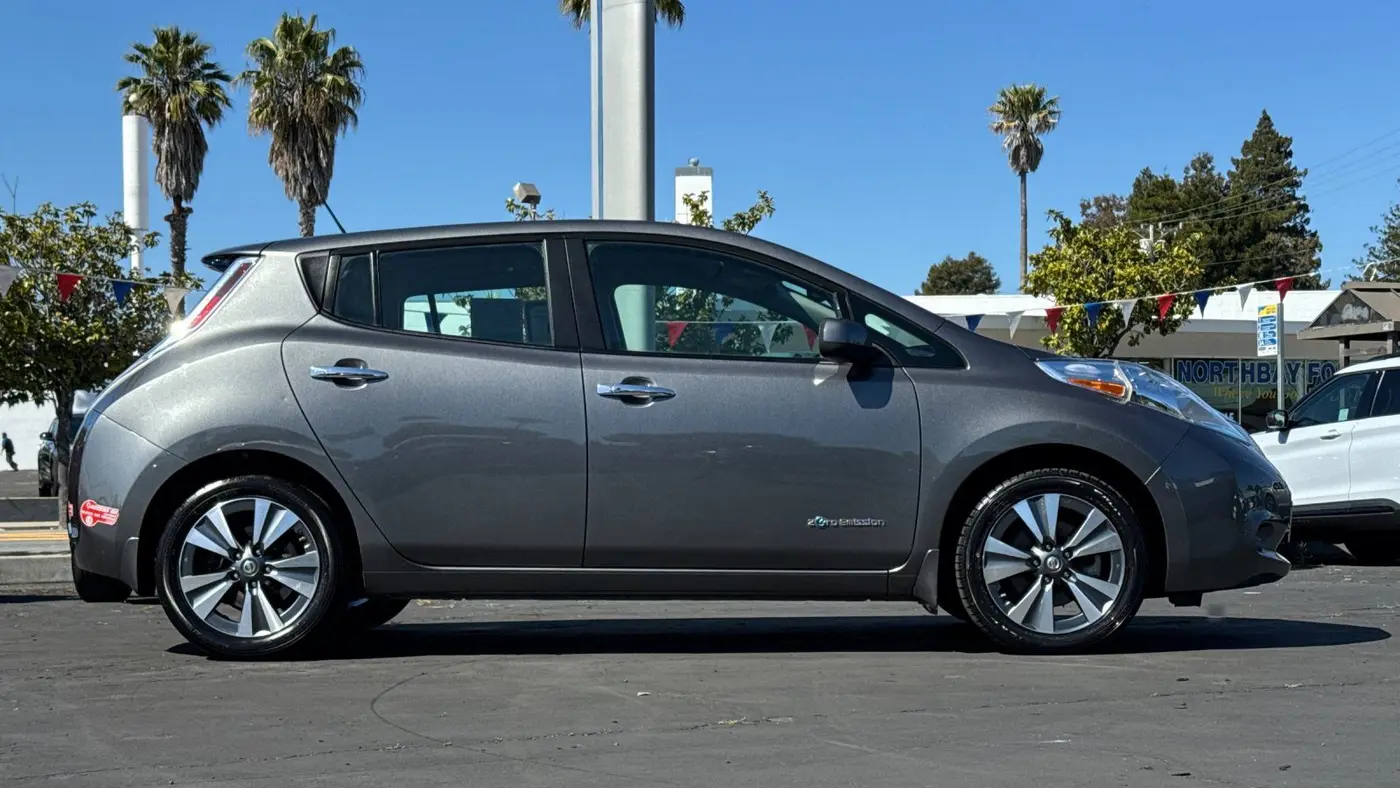 2016 Nissan LEAF S-30