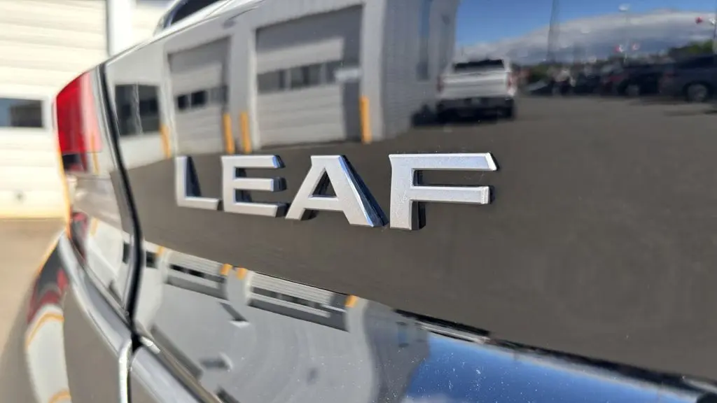2024 Nissan LEAF SV PLUS
