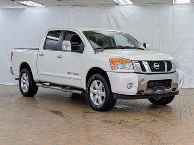2014 Nissan Titan 4X4 SL 4DR Crew Cab SWB Pickup