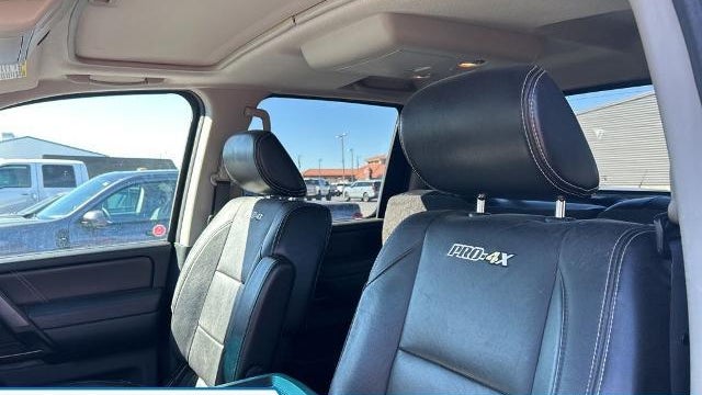 2014 Nissan Titan SV