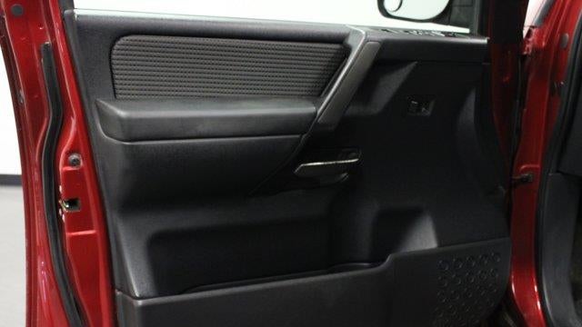 2013 Nissan Titan SV