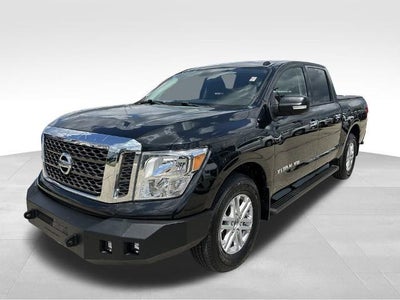 Photo of a 2018 Nissan Titan 4X4 S 4DR Crew Cab for sale