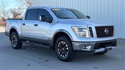 2019 Nissan Titan 4X4 PRO-4X 4DR Crew Cab