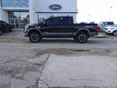 2017 Nissan Titan 4X4 PRO-4X 4DR Crew Cab