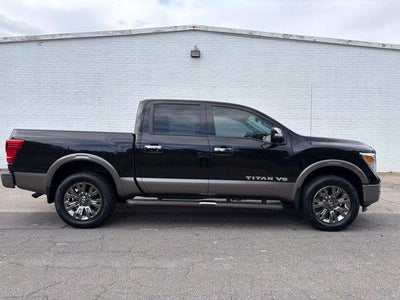 2019 Nissan Titan 4X4 S 4DR Crew Cab