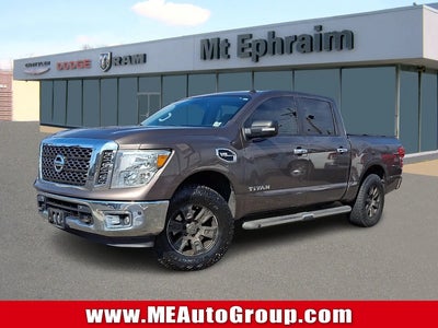 Photo of a 2017 Nissan Titan 4X4 SV 4DR Crew Cab for sale