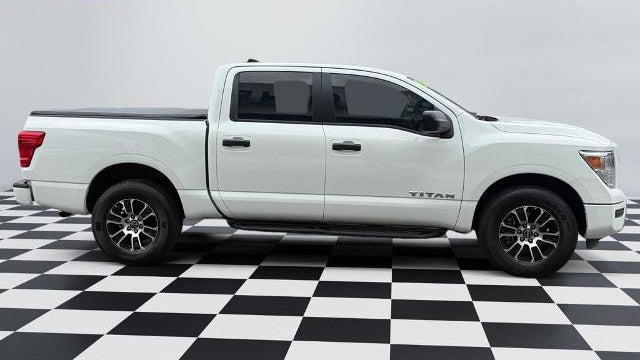 2024 Nissan Titan SV